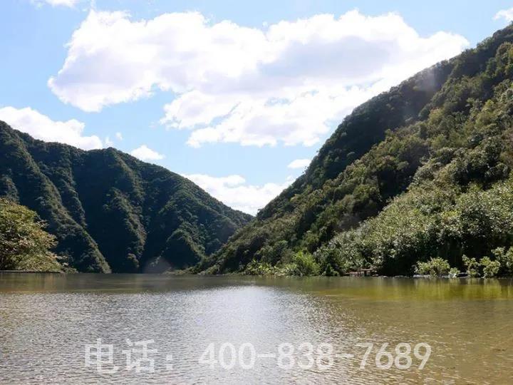 九公山陵园旁边响水湖图